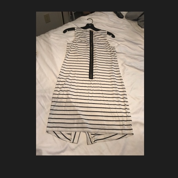 Kensie t-shirt Short Dress - Picture 2 of 2